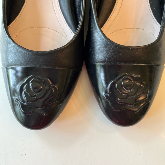 Taryn Rose Black Low Heel with Rose Detail - Picture 7 of 7
